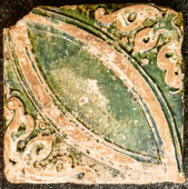 grün glasierte Fliese Typ 1